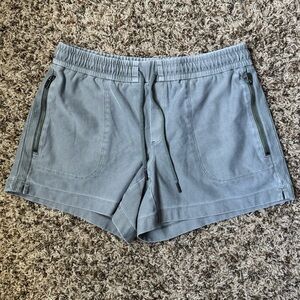 Athleta Cypress Green Farallon Shorts Size 2